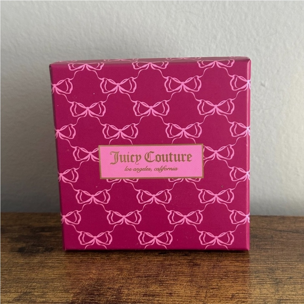 Juicy Couture Gold tone Charm Bracelet NEW IN BOX - Picture 4 of 4